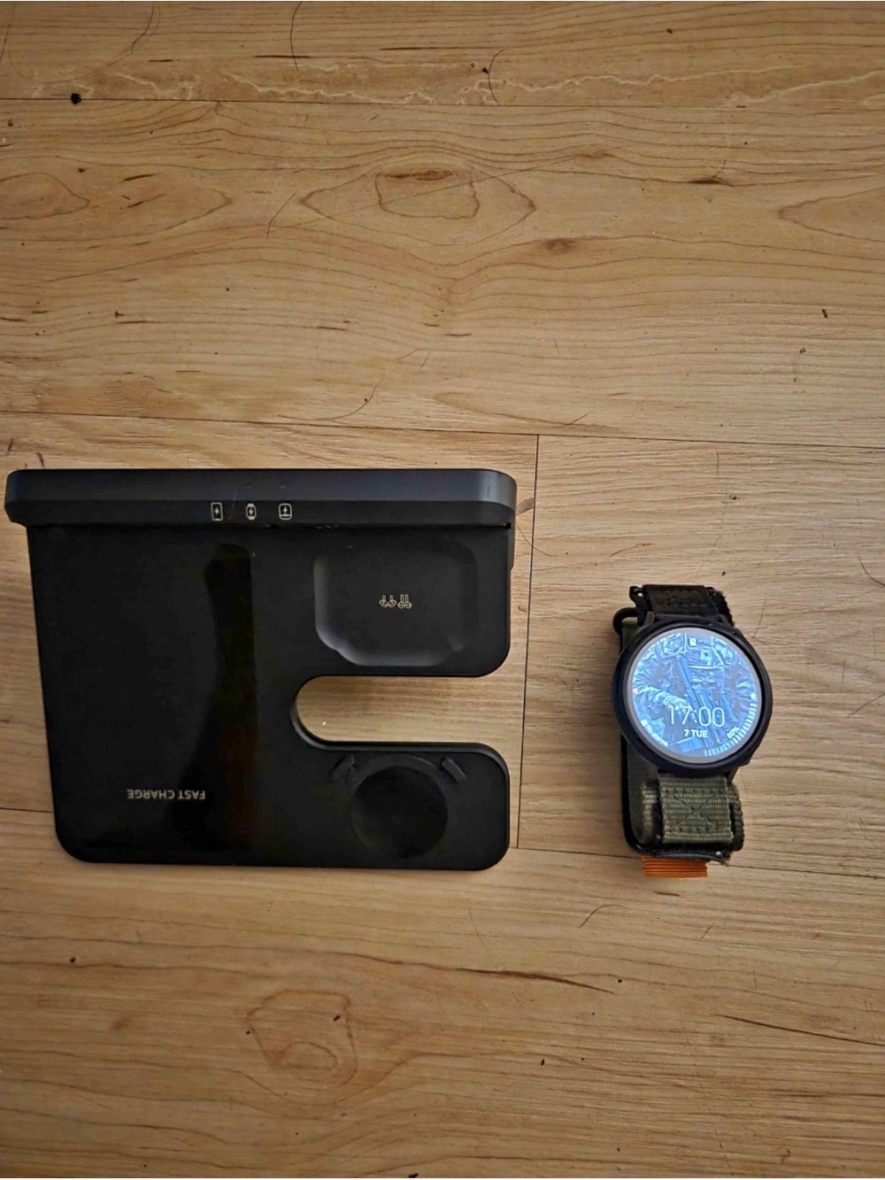 Samsung Galaxy Watch 7 44mm
Bluetooth Green
+ Case + Charging Stand